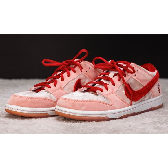 Nike SB Dunk Low Strangelove Pink Red Sneakers Mens 8.5 Womens 10 CT2552-800 - Picture 11 of 16